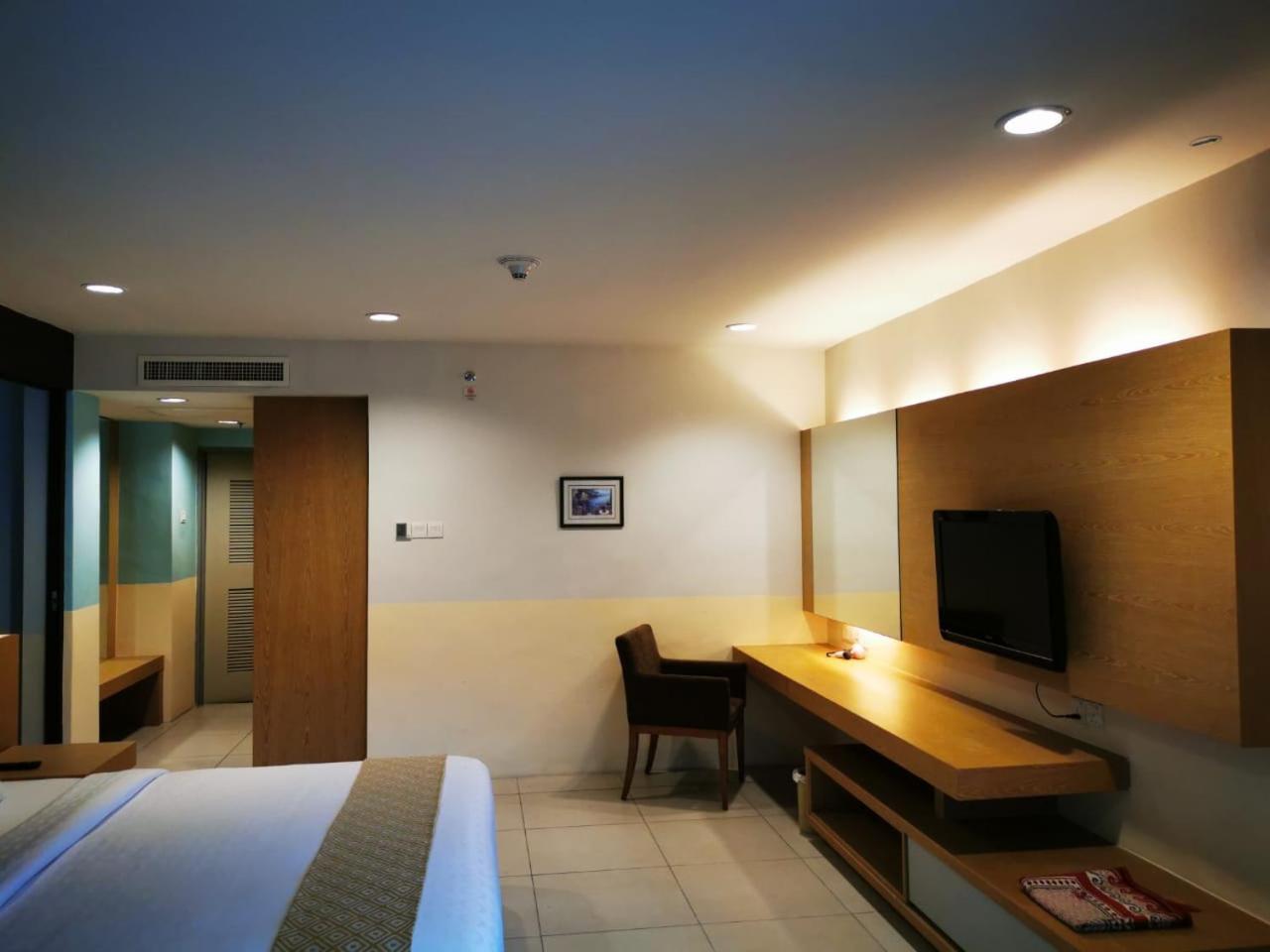 Century Langkasuka Resort Langkawi Pantai Cenang  Exterior photo